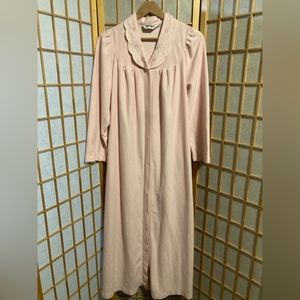 Vintage robe/house dress.
